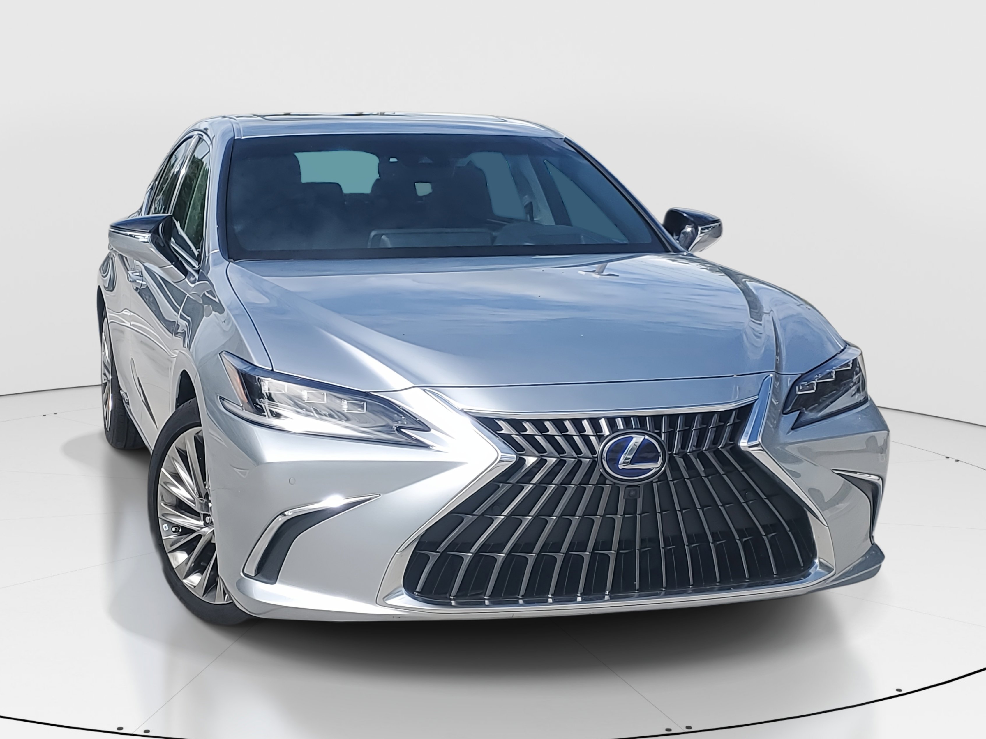2022 Lexus ES 300h Ultra Luxury photo 3