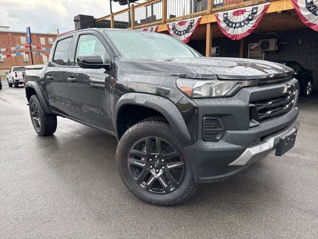 2025 Chevrolet Colorado Trail Boss photo 3