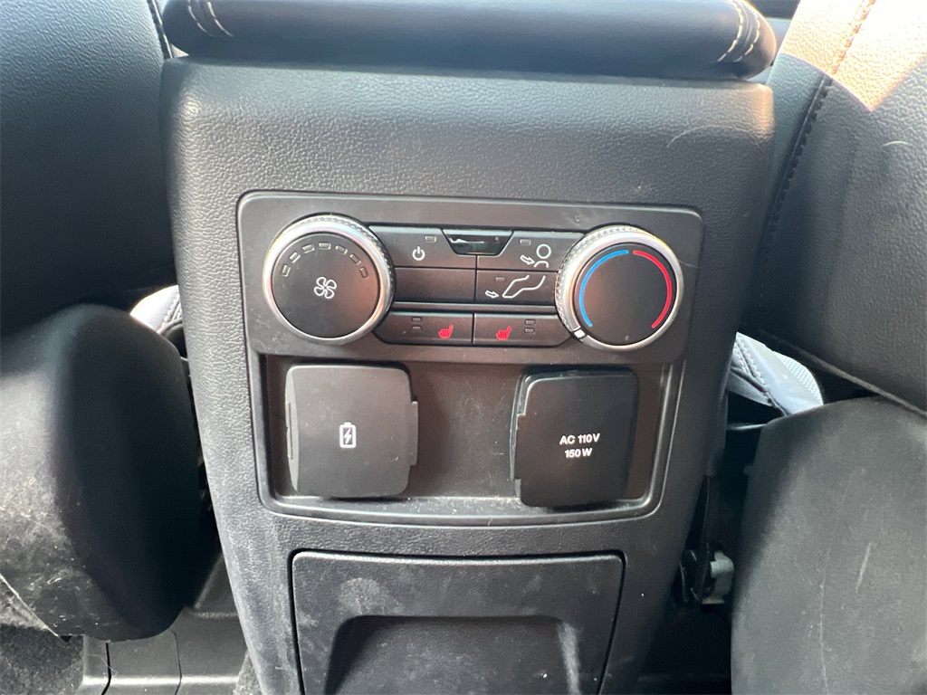 2022 Ford Explorer ST photo 32