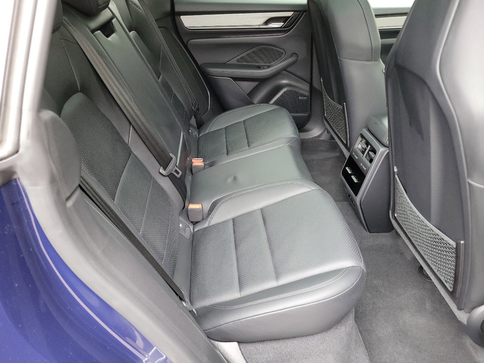 2024 Porsche Macan Electric 4 photo 27