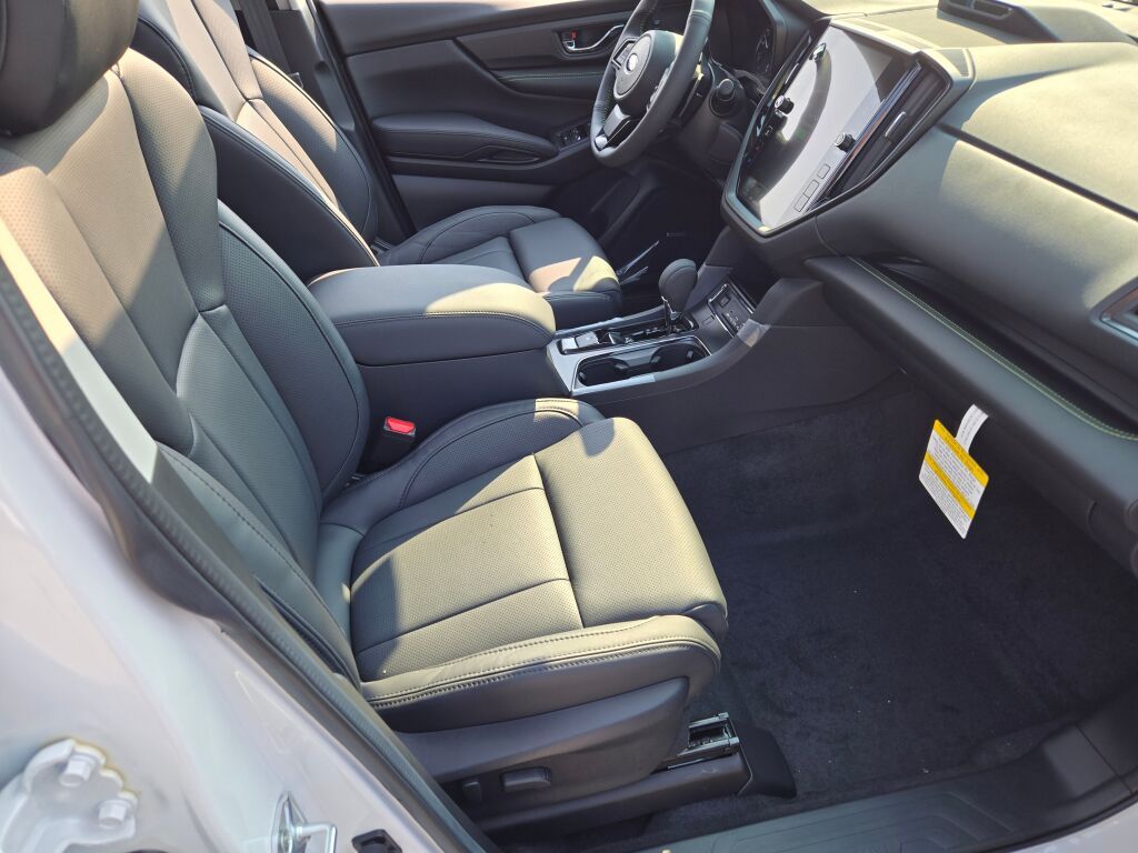 2025 Subaru Ascent Onyx Edition Touring photo 4