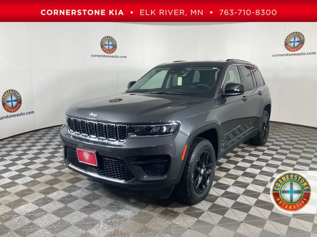 2023 Jeep Grand Cherokee Laredo's photo