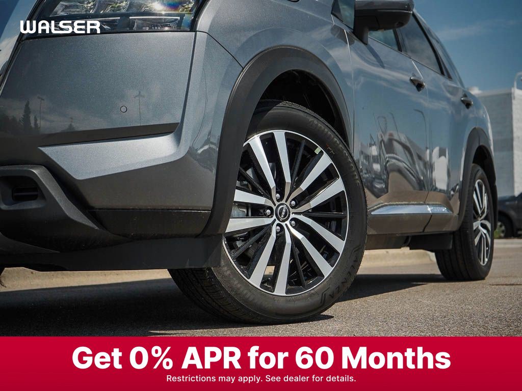 2025 Nissan Pathfinder Platinum photo 5