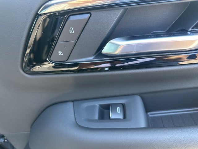 2025 Chevrolet Tahoe Premier photo 26