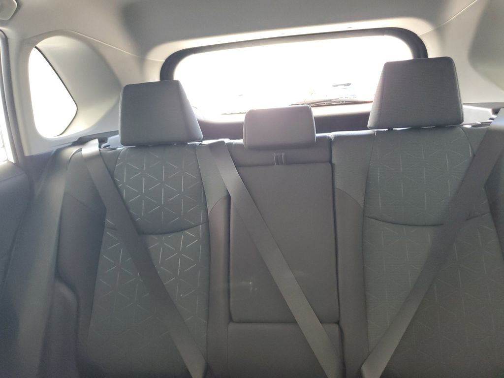 2025 Toyota RAV4 XLE photo 27