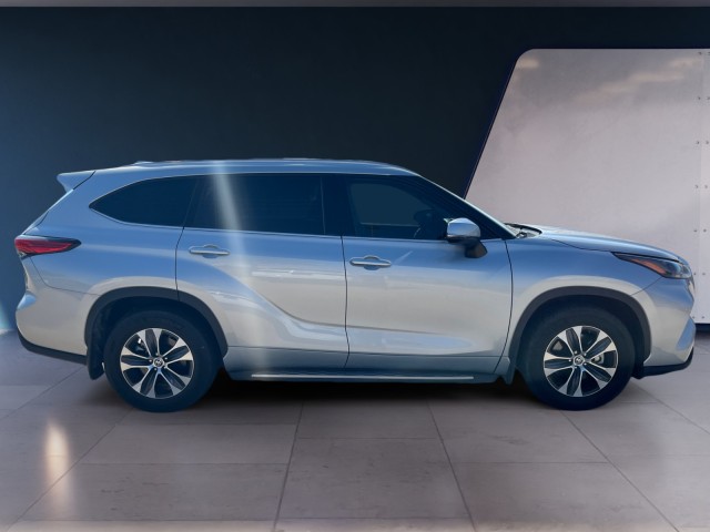 2022 Toyota Highlander XLE photo 4