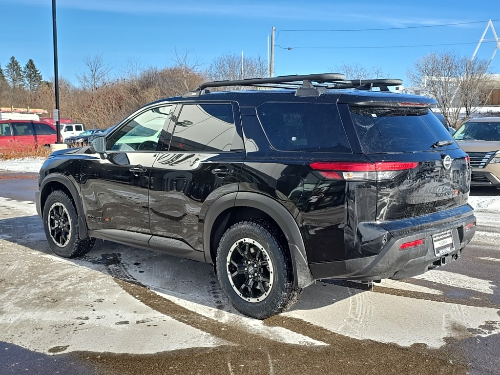 2025 Nissan Pathfinder Rock Creek photo 3