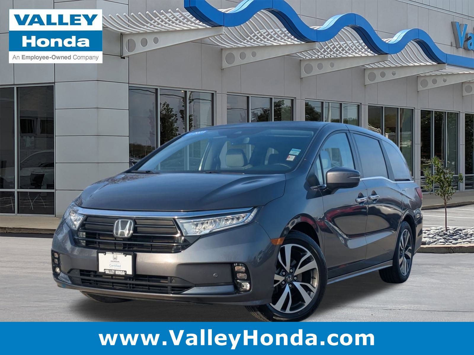 2023 Honda Odyssey Touring's photo