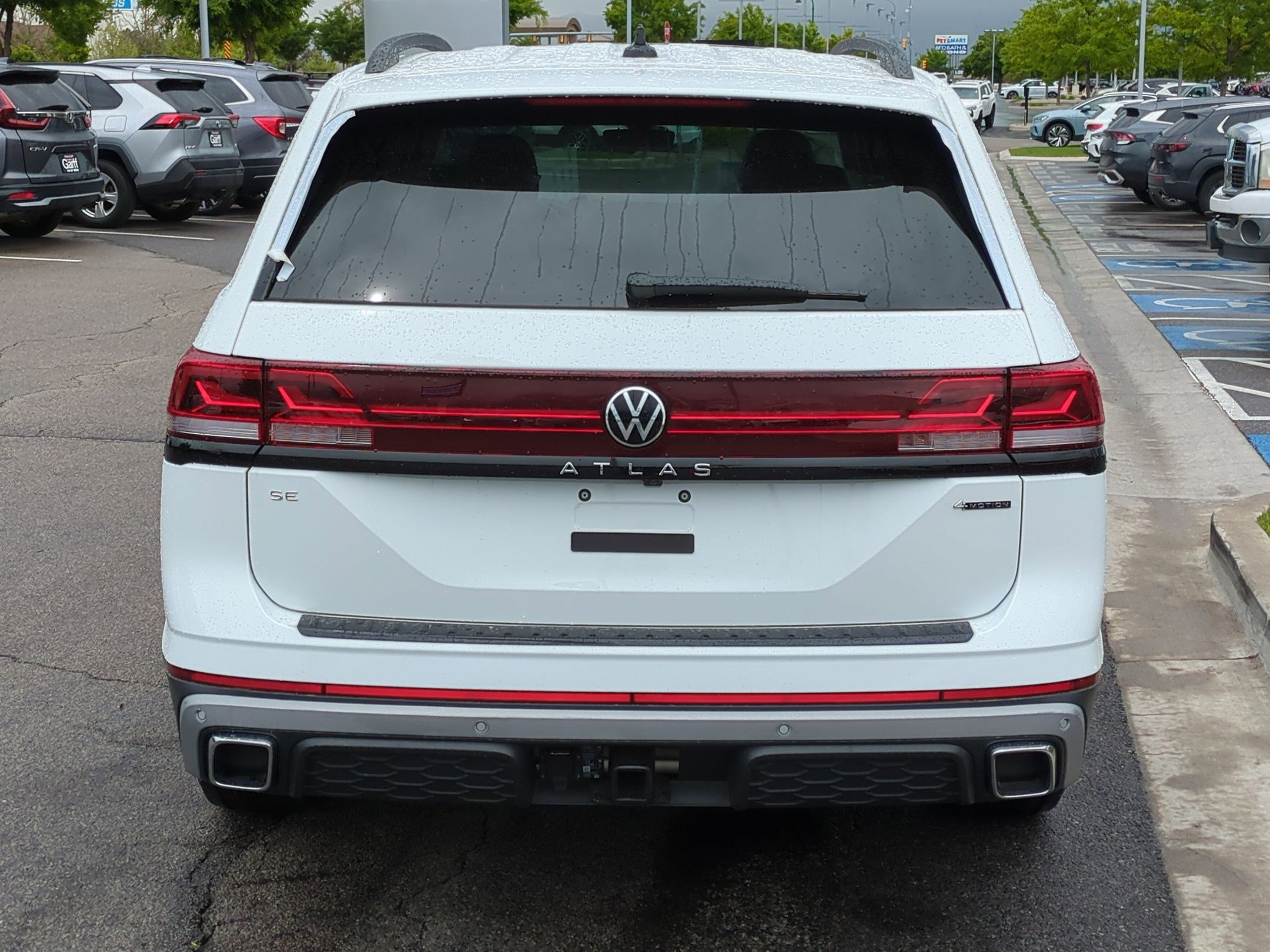 2025 Volkswagen Atlas Peak Edition SE photo 4
