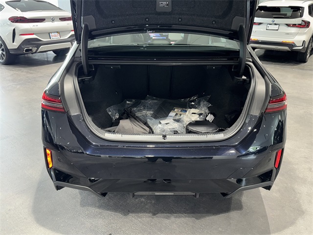 2026 Bmw 550e xDrive photo 12