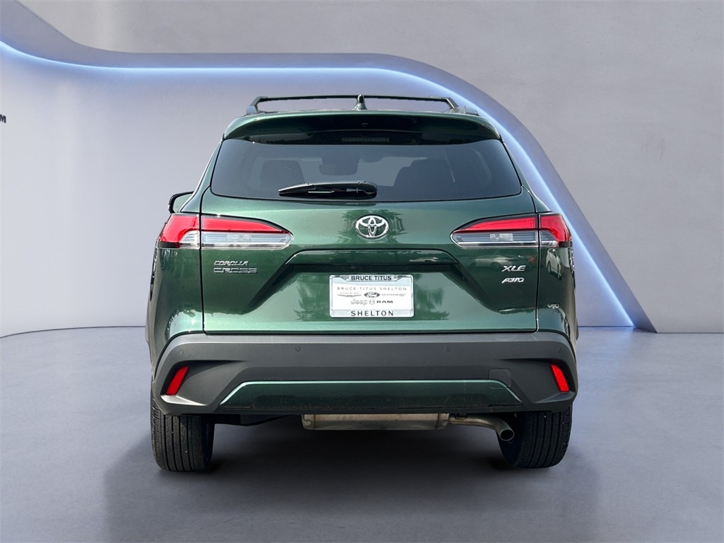 2025 Toyota Corolla Cross XLE photo 4
