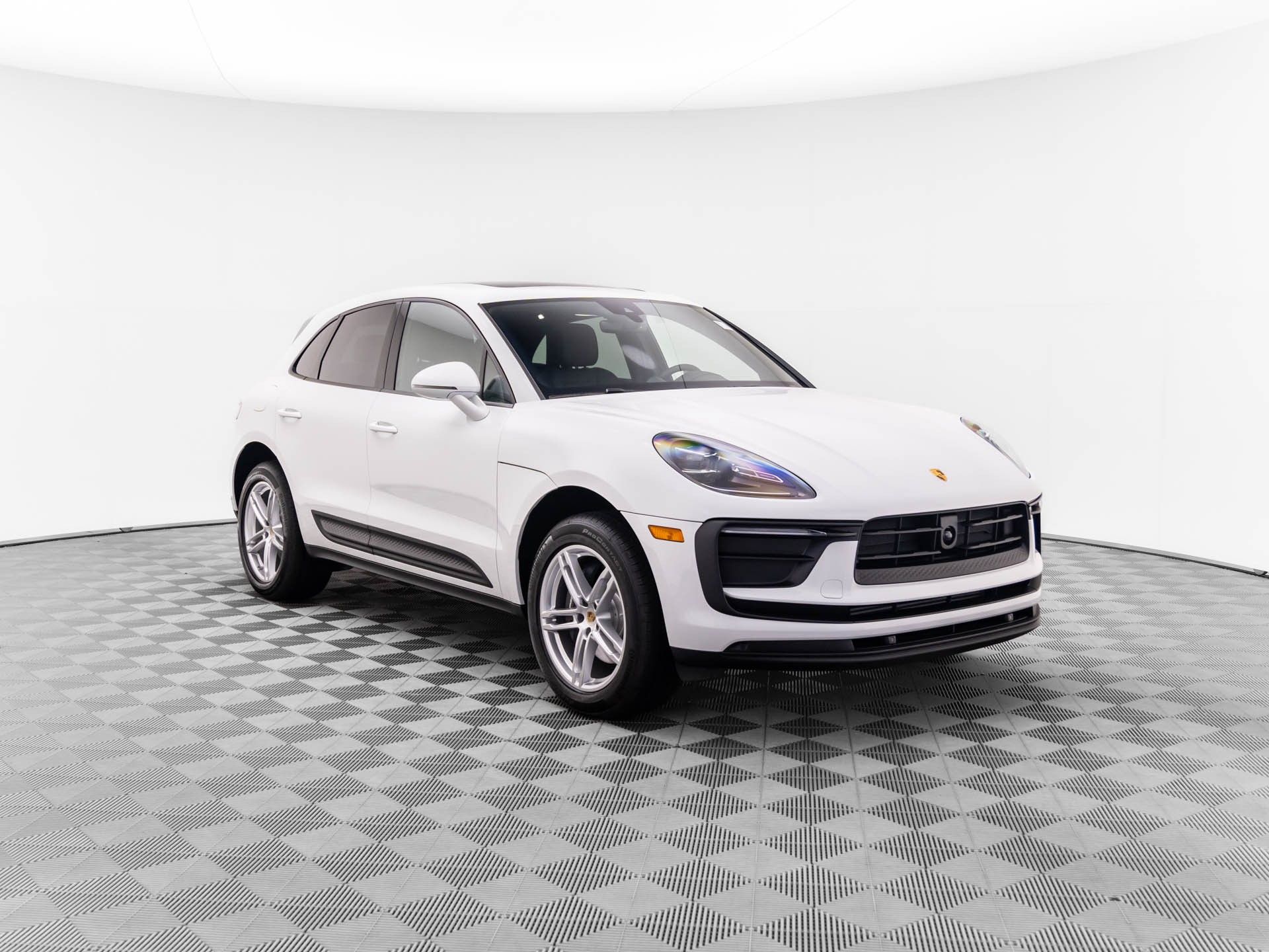 2025 Porsche Macan photo 5