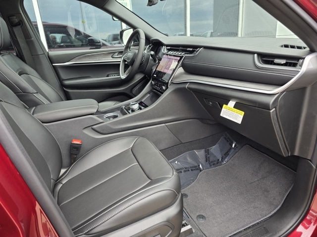 2025 Jeep Grand Cherokee Limited photo 30