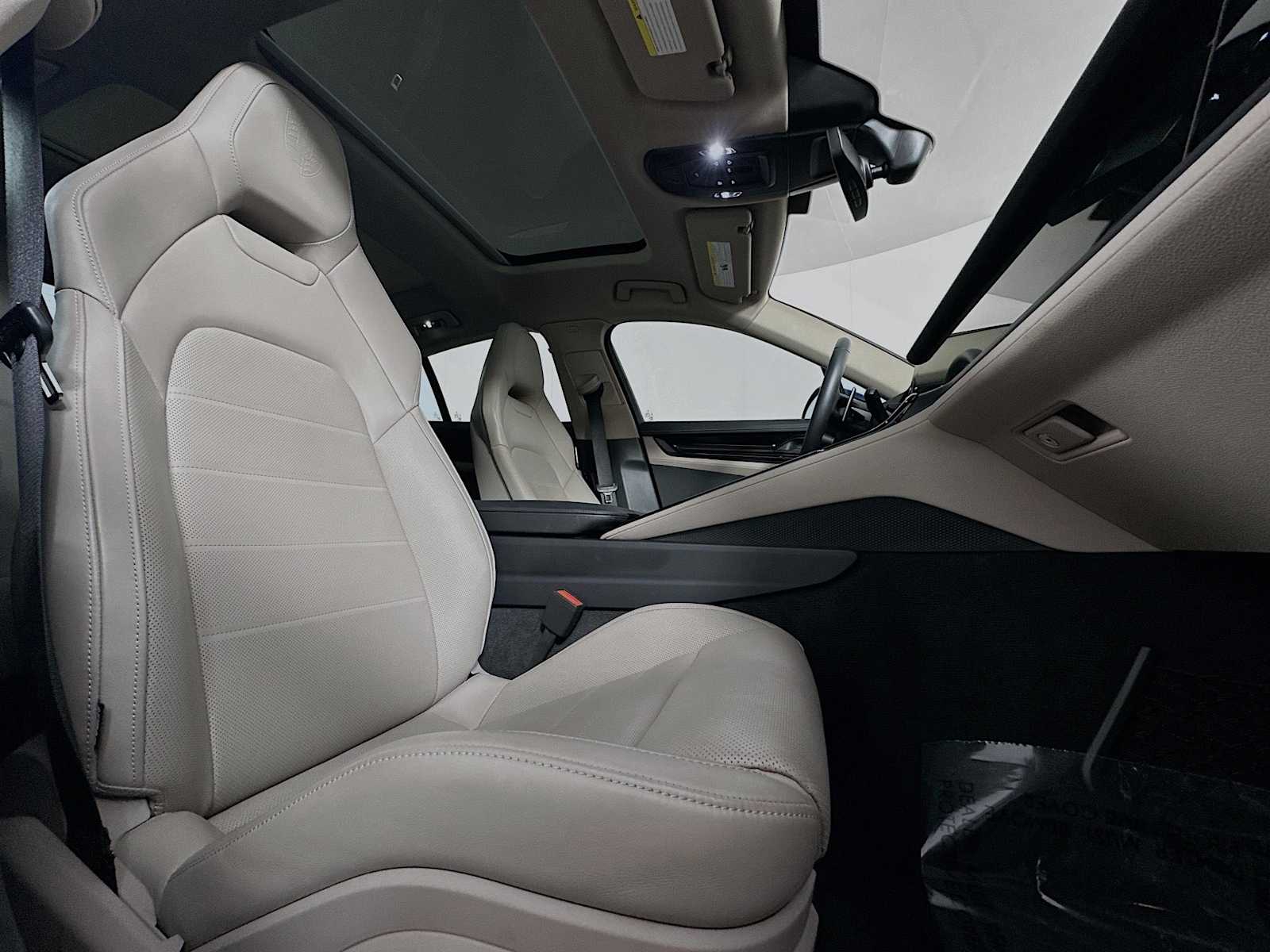 2025 Porsche Panamera photo 25