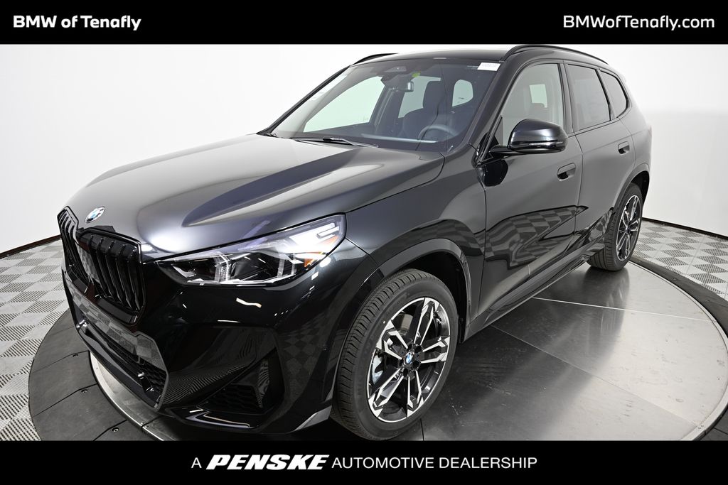 2025 BMW X1 28i's photo