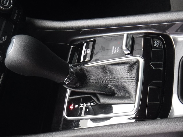 2023 Jeep Compass Sport photo 18