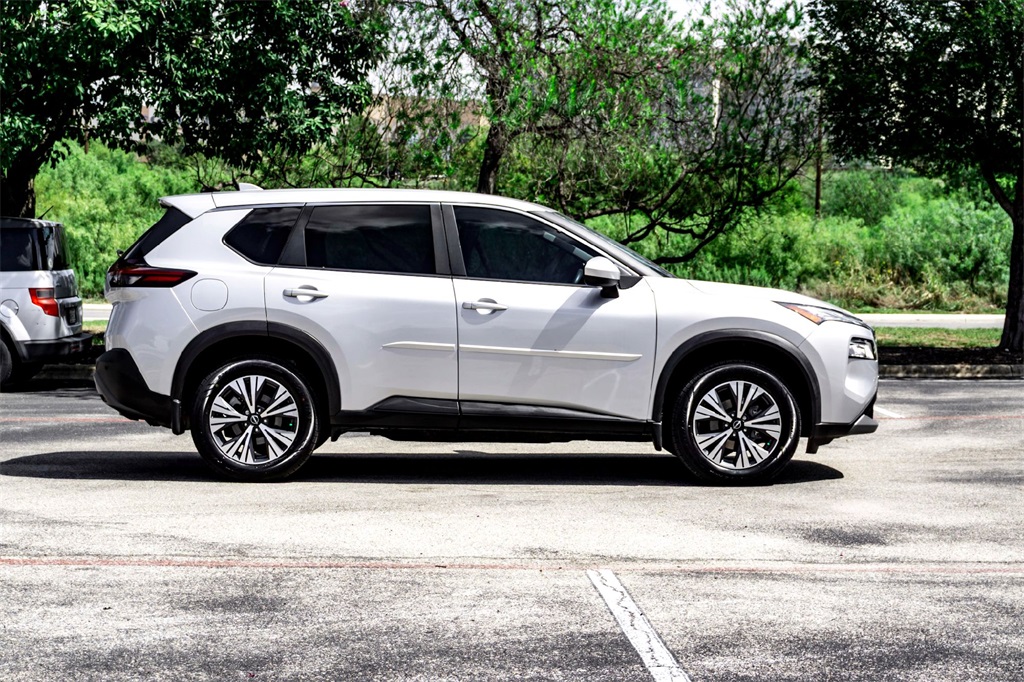 2023 Nissan Rogue SV photo 4