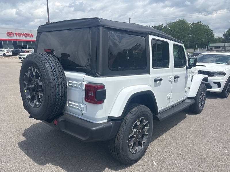 2025 Jeep Wrangler Sahara photo 2