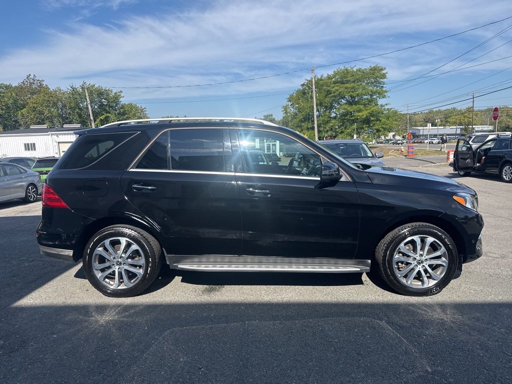 2019 Mercedes Benz GLE 400 4MATIC photo 4