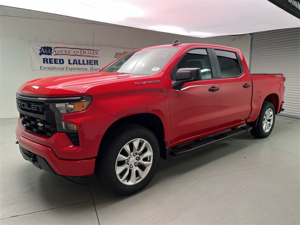 2025 Chevrolet Silverado 1500 Custom photo 3