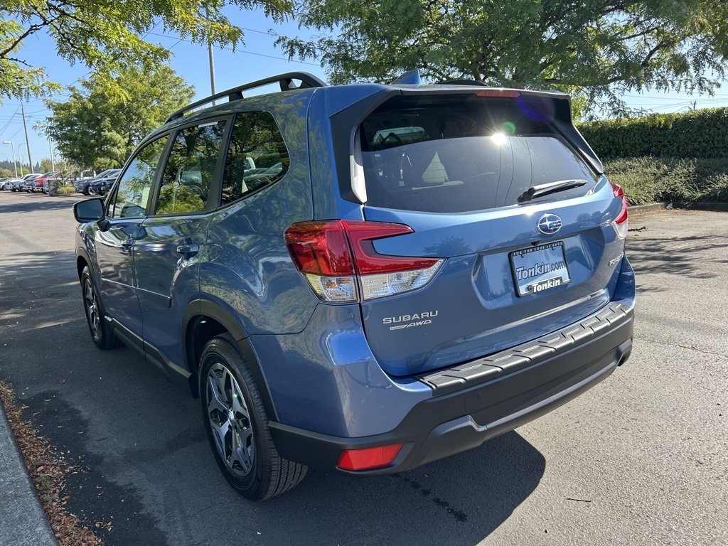 2023 Subaru Forester Premium photo 7