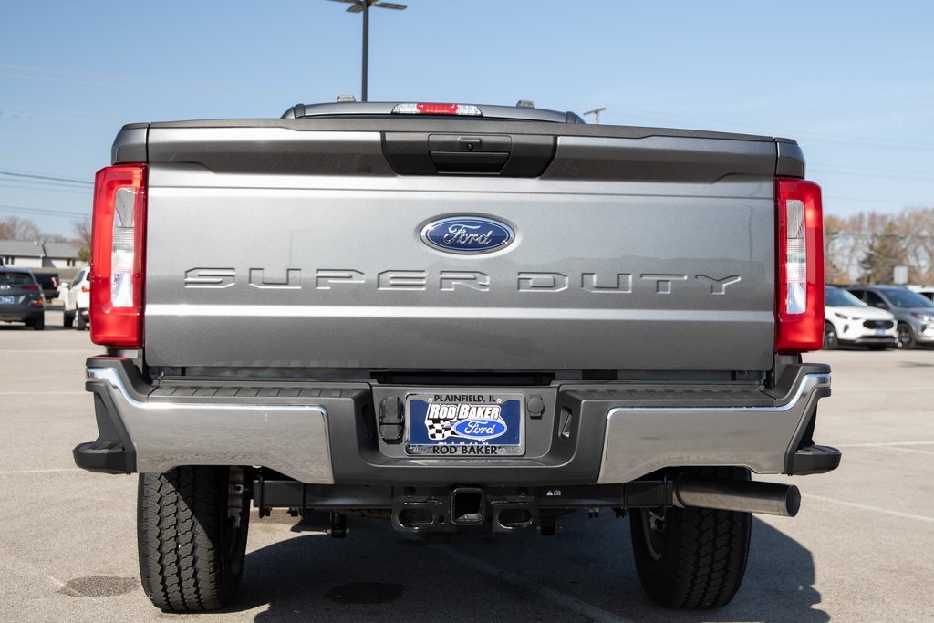 2025 Ford F-350 XLT photo 11