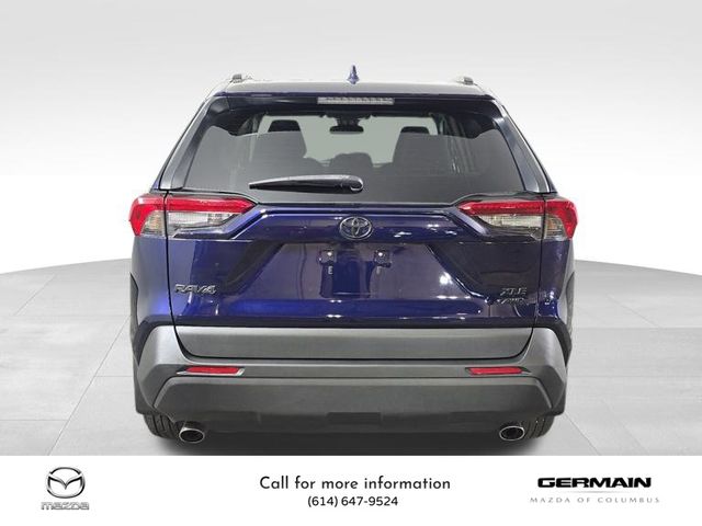 2019 Toyota RAV4 XLE photo 6
