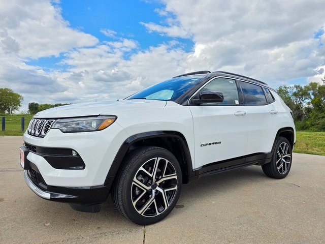 2025 Jeep Compass Limited photo 3
