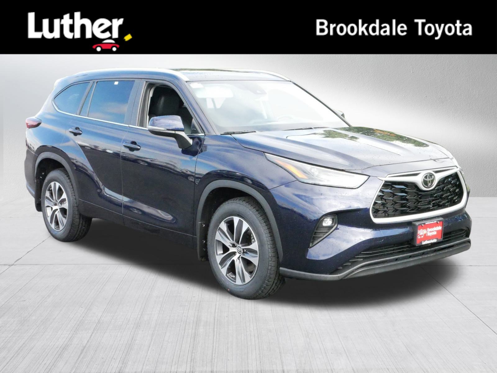 2024 Toyota Highlander XLE's photo