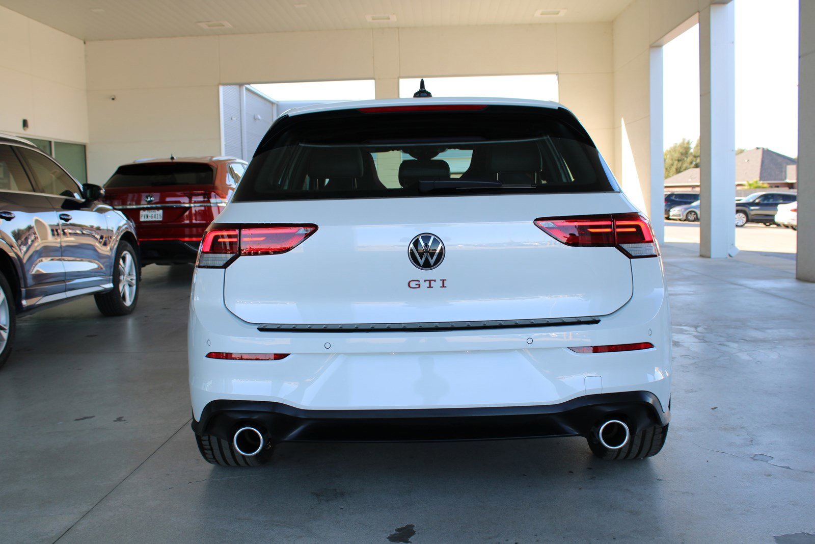 2024 Volkswagen Golf GTI 380 Autobahn photo 4