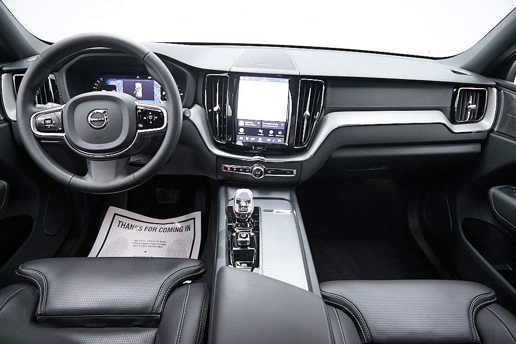 2024 VOLVO XC60 - Image 24