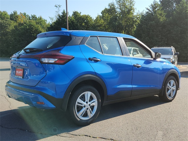 2025 Nissan Kicks Play S photo 3