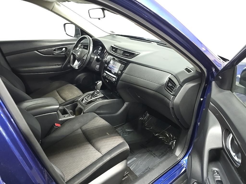 2019 Nissan Rogue SV photo 15
