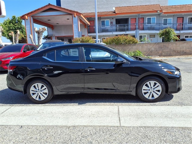2025 Nissan Sentra S photo 4
