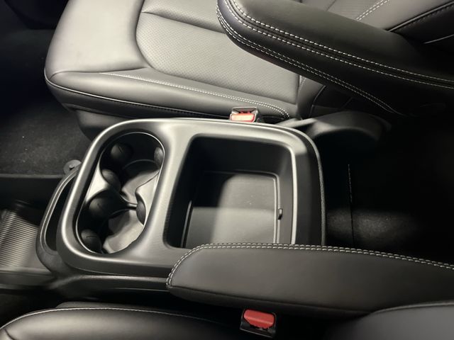 2025 Chrysler Pacifica photo 19