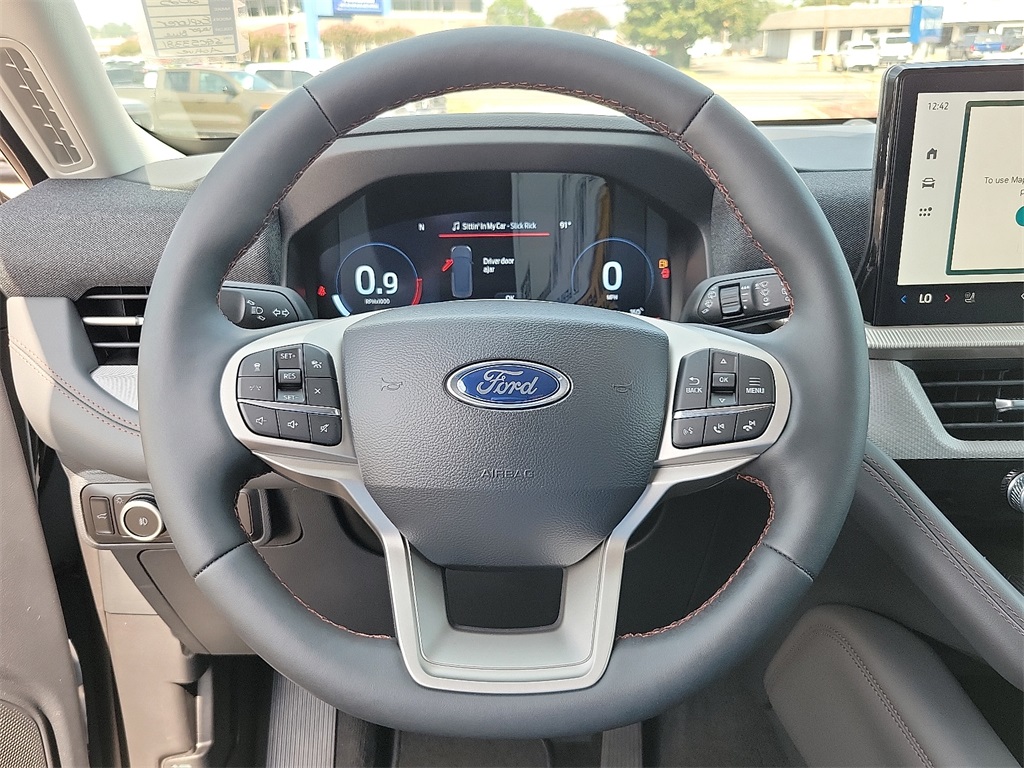 2025 Ford Explorer photo 19