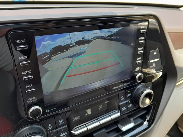 2022 Toyota Highlander XLE photo 21