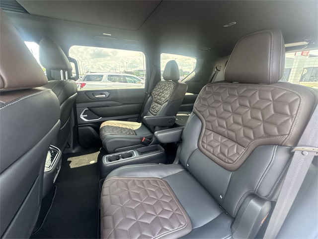 2025 Nissan Armada Platinum Reserve photo 17