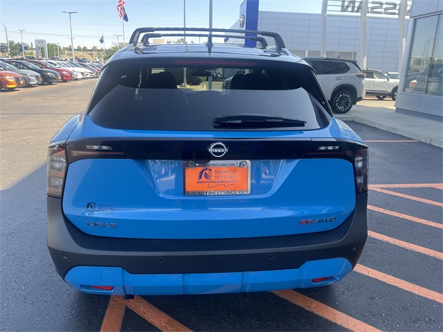 2025 Nissan Kicks SR photo 3