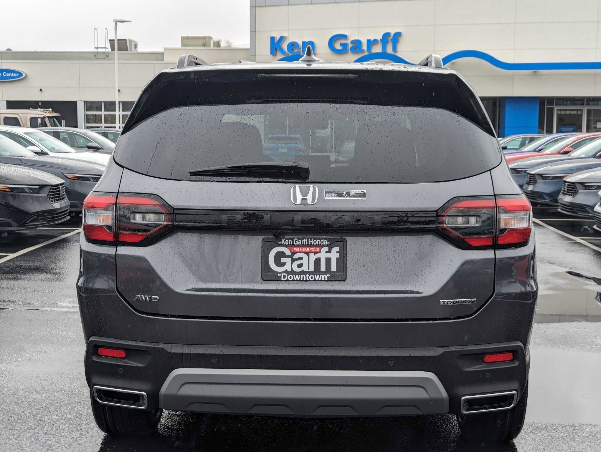2025 Honda Pilot Touring photo 3