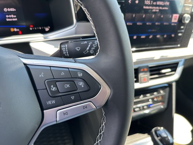 2025 Volkswagen Taos SE photo 14