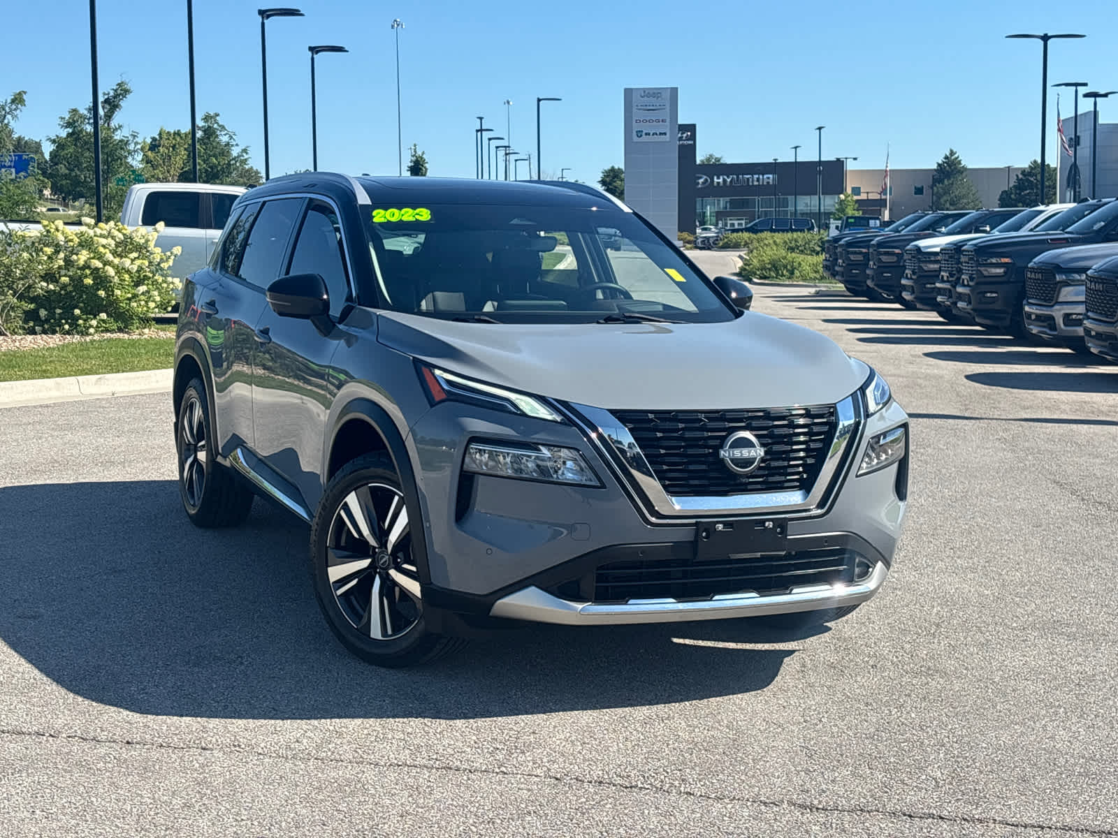 Used 2023 Nissan Rogue Platinum with VIN JN8BT3DD6PW310115 for sale in Kansas City