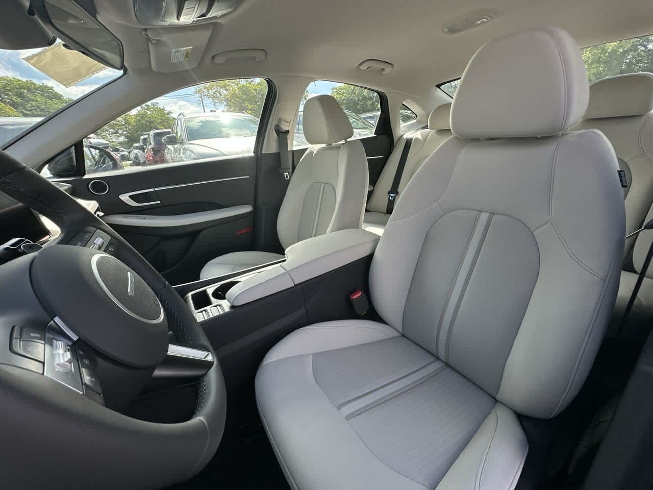 2025 Hyundai Sonata Hybrid SEL photo 14