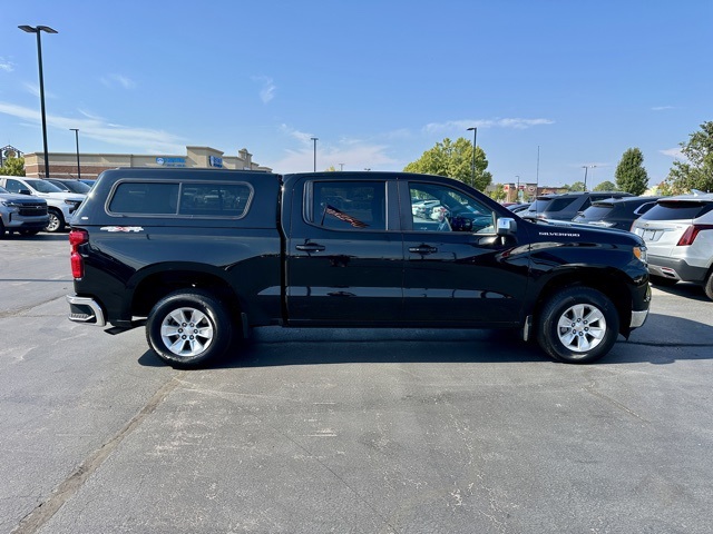 2023 Chevrolet Silverado 1500 LT photo 2