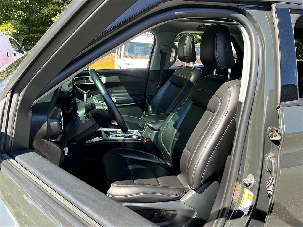 2022 Ford Explorer XLT photo 10