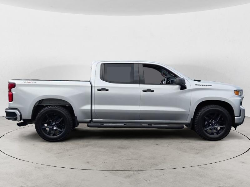2022 Chevrolet Silverado 1500 Custom photo 2