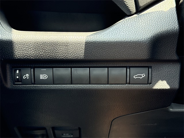 2024 Toyota RAV4 XLE photo 16