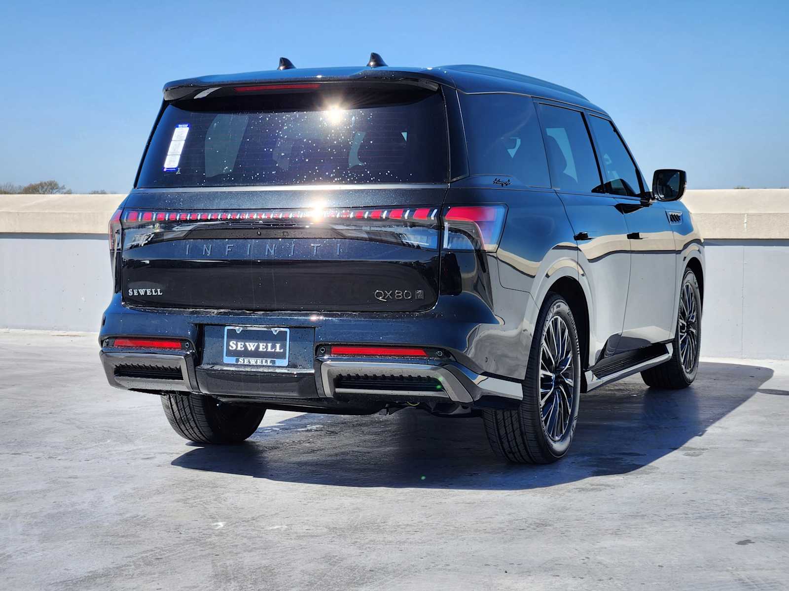 2025 Infiniti QX80 photo 4