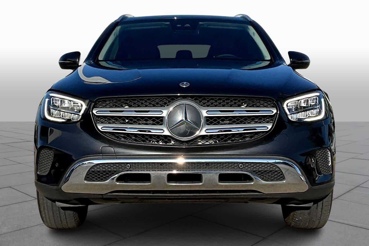 2022 Mercedes Benz GLC 300 photo 3