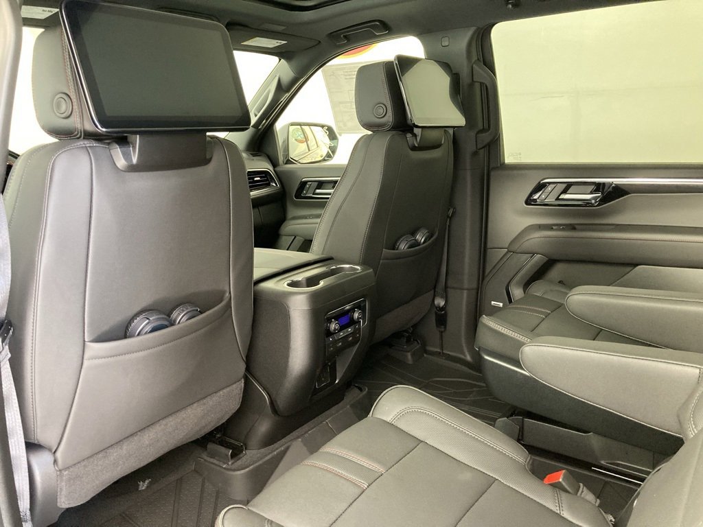 2026 Chevrolet Suburban RST photo 13